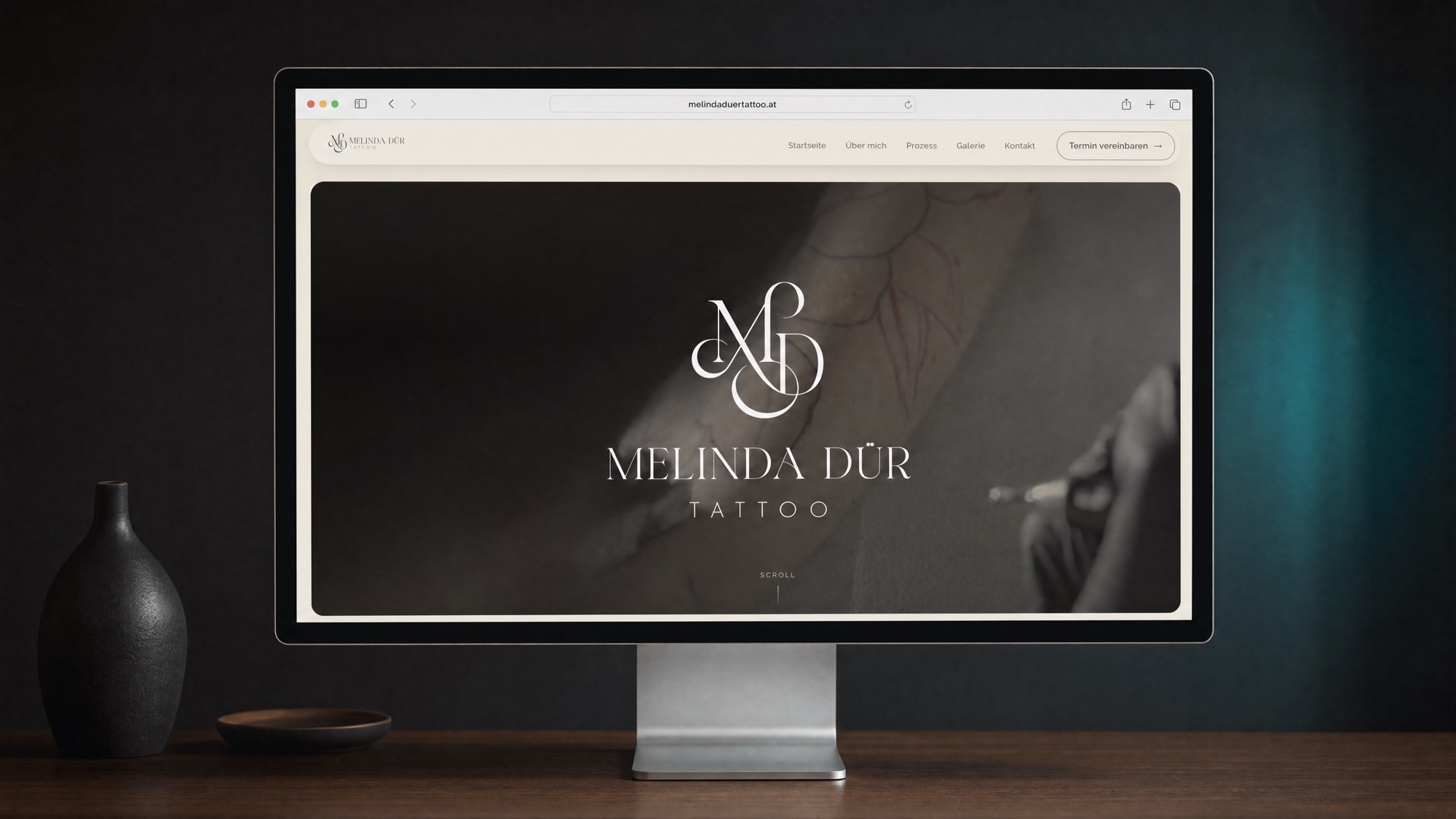 Website von Melinda Dür Tattoo auf einem Apple Studio Display — Webdesign von CRƎAITIV studio